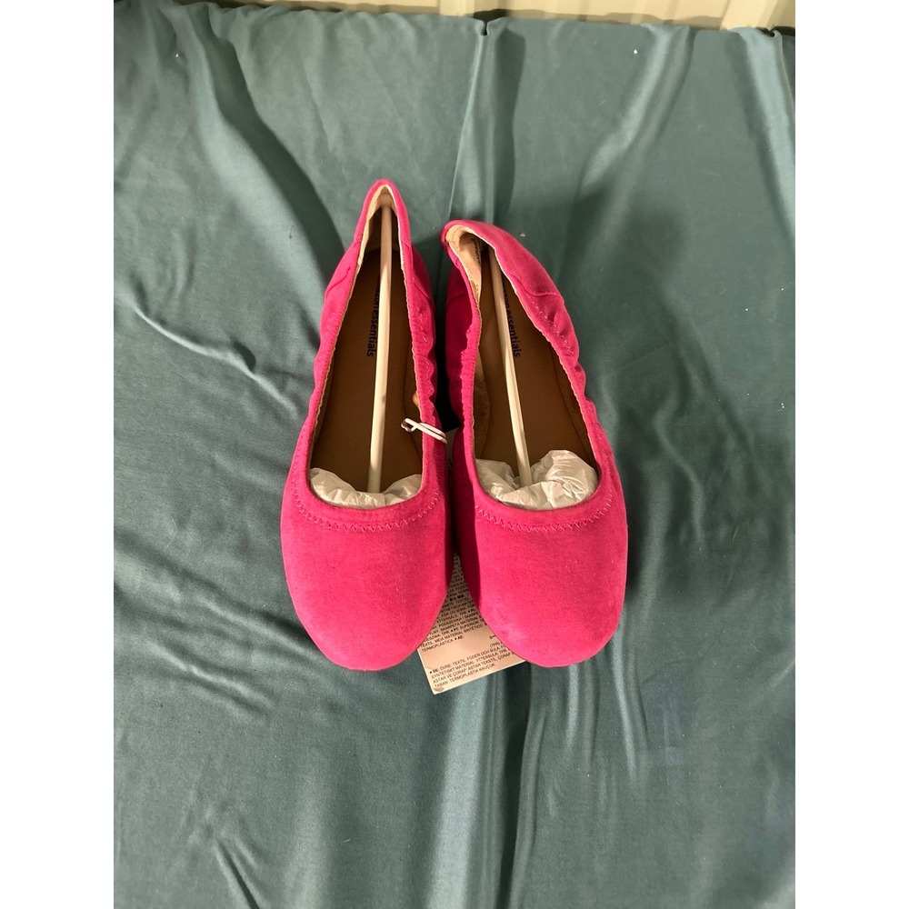 Ballet‎ flats